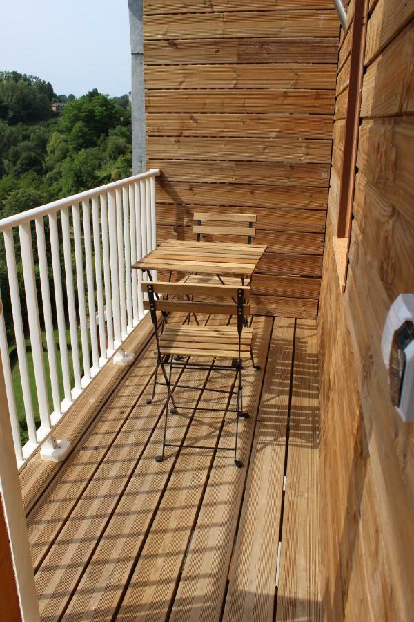 Bel Appartement Avec Vue Sur Vezere Uzerche Exterior foto